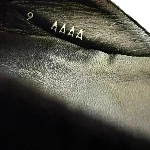 Stuart Weitzman Square Toe Black Heels Size 9 AAAA - Picture 9 of 9